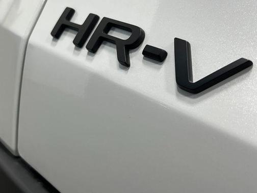Platinum White Pearl 2027 Honda HR-V Sport
