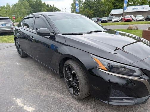 Black 2024 Nissan Altima 2.5 SR