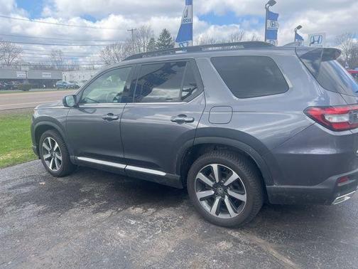 Gray 2025 Honda Pilot Touring