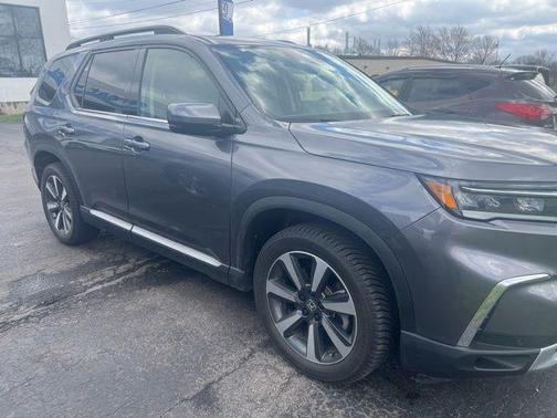 Modern Steel Metallic 2025 Honda Pilot Touring