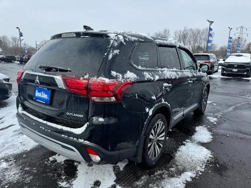 2019 Mitsubishi Outlander ES