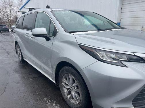 2022 Toyota Sienna XLE