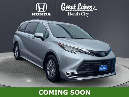 2022 Toyota Sienna XLE