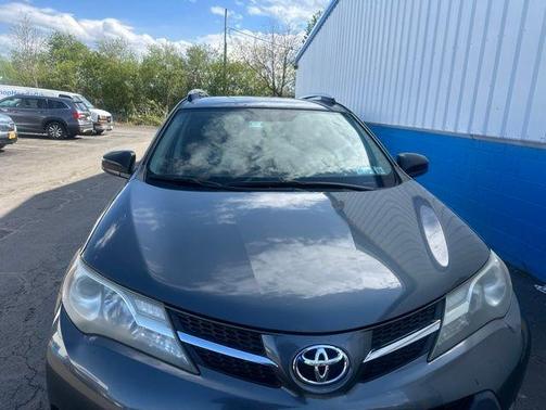 Magnetic Gray Pearl 2014 Toyota RAV4 LE