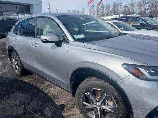 Lunar Silver Metallic 2023 Honda HR-V EX-L