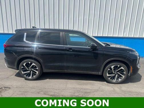 Black Diamond 2022 Mitsubishi Outlander SE Launch Edition