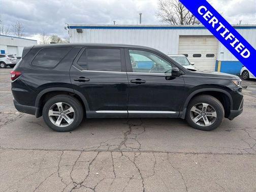 Crystal Black Pearl 2023 Honda Pilot EX-L 8-Passenger