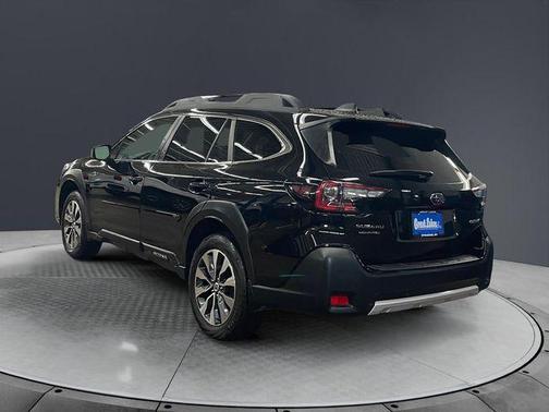 Crystal Black Silica 2024 Subaru Outback Limited