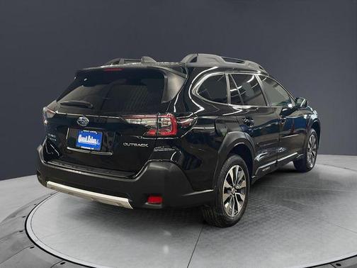 Crystal Black Silica 2024 Subaru Outback Limited