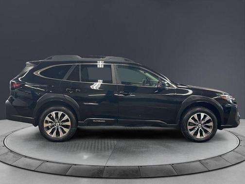 Crystal Black Silica 2024 Subaru Outback Limited