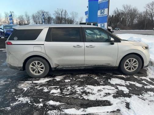 2022 Kia Carnival LXS