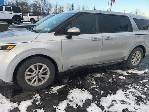 2022 Kia Carnival LXS