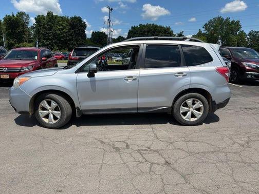 Ice Silver Metallic 2014 Subaru Forester 2.5i Touring