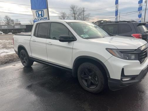 2022 Honda Ridgeline Black Edition