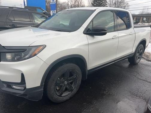 2022 Honda Ridgeline Black Edition