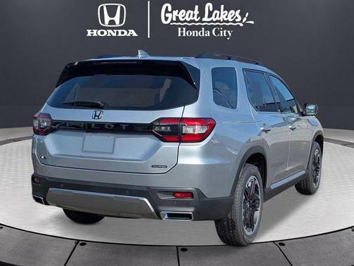 Solar Silver Metallic 2026 Honda Pilot Touring S