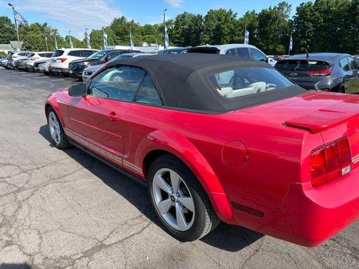 Torch Red Clearcoat 2007 Ford Mustang Deluxe