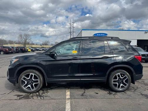 Crystal Black Pearl 2023 Honda Passport Elite