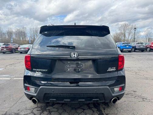 Crystal Black Pearl 2023 Honda Passport Elite
