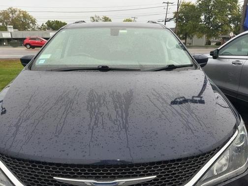 2018 Chrysler Pacifica Touring-L