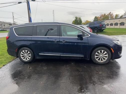 2018 Chrysler Pacifica Touring-L