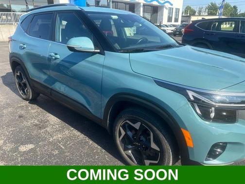 Blue 2024 Kia Seltos EX