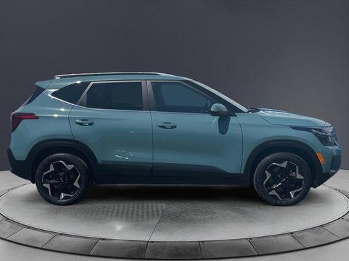 Blue 2024 Kia Seltos EX