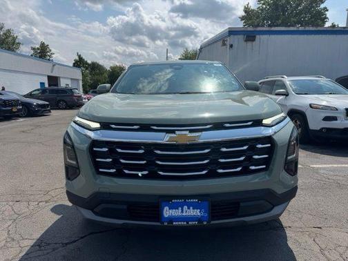 Green 2025 Chevrolet Equinox LT