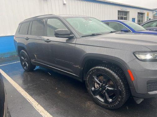 2022 Jeep Grand Cherokee L Laredo