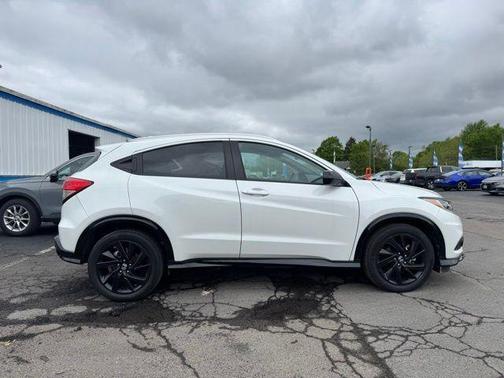 Platinum White Pearl 2022 Honda HR-V Sport