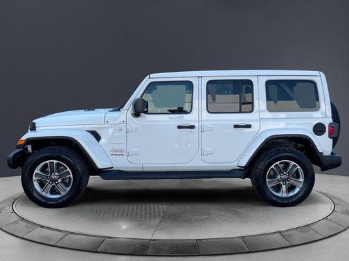 Bright White Clearcoat 2021 Jeep Wrangler Unlimited Sahara