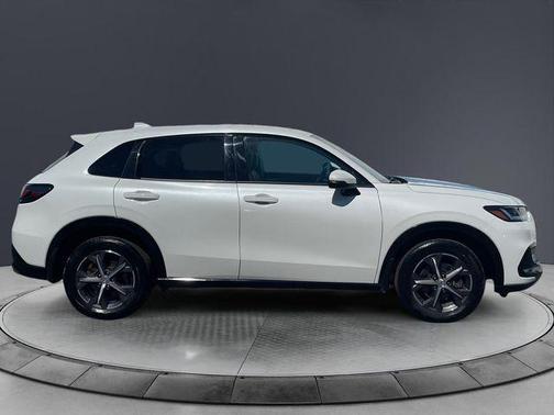 Platinum White Pearl 2024 Honda HR-V EX-L