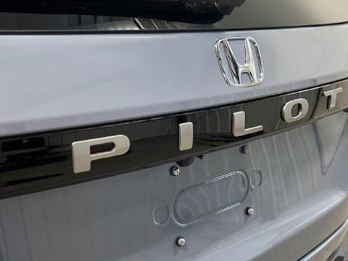 Sonic Gray Pearl 2026 Honda Pilot EX-L