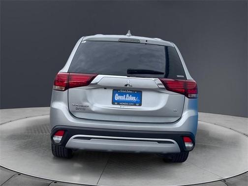 2020 Mitsubishi Outlander SE