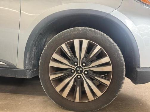 2020 Mitsubishi Outlander SE