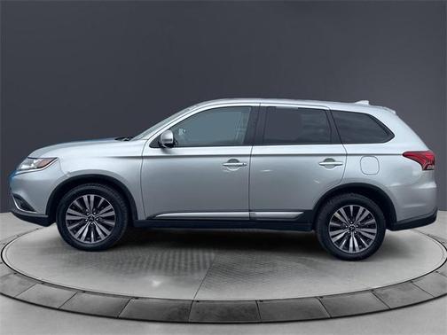 2020 Mitsubishi Outlander SE