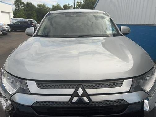 2020 Mitsubishi Outlander SE