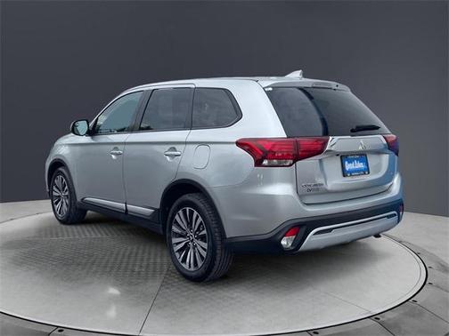 2020 Mitsubishi Outlander SE