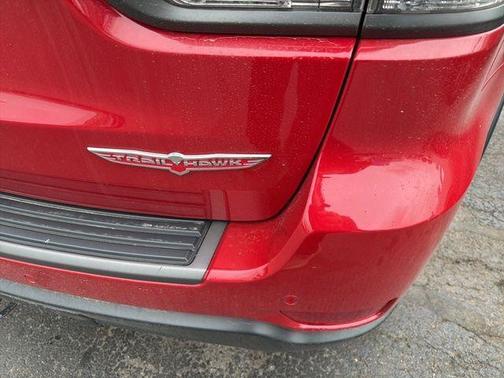 Redline 2 Coat Pearl 2021 Jeep Grand Cherokee Trailhawk