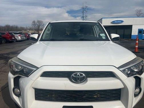 Super White 2014 Toyota 4Runner SR5