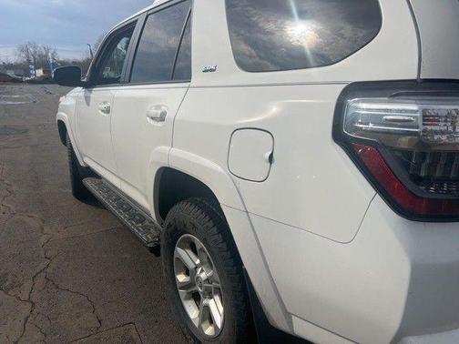 Super White 2014 Toyota 4Runner SR5