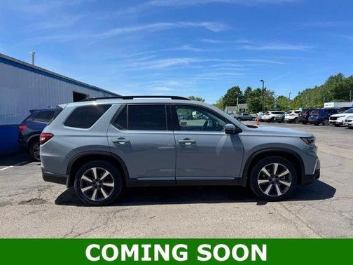 Sonic Gray Pearl 2023 Honda Pilot Touring