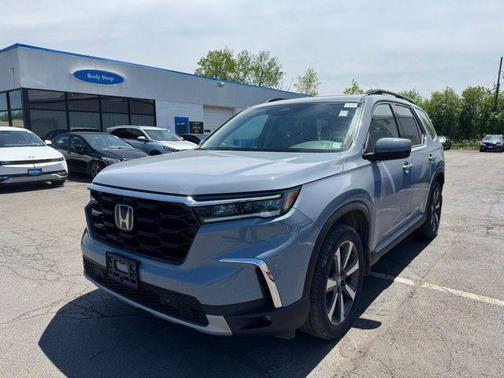Sonic Gray Pearl 2023 Honda Pilot Touring