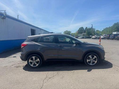 Modern Steel Metallic 2018 Honda HR-V LX
