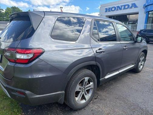 Modern Steel Metallic 2024 Honda Pilot EX-L