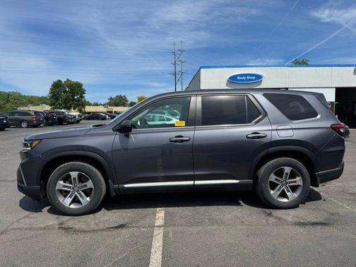 Modern Steel Metallic 2024 Honda Pilot EX-L