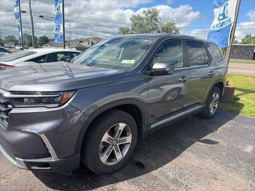 Modern Steel Metallic 2024 Honda Pilot EX-L
