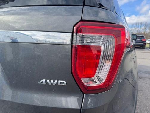 Magnetic Metallic 2017 Ford Explorer XLT