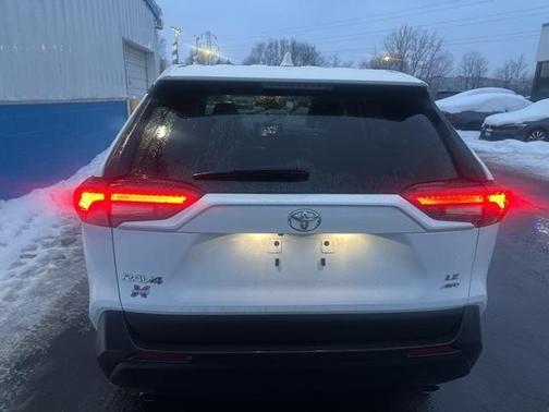 2022 Toyota RAV4 LE