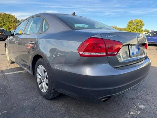 2014 Volkswagen Passat 1.8T Auto Wolfsburg Ed
